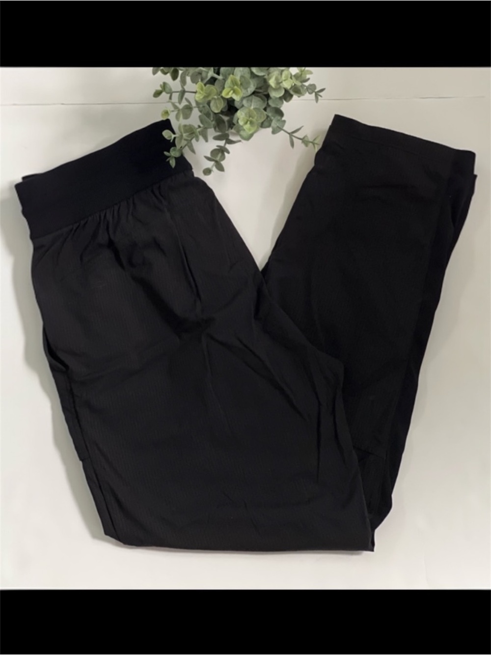 Lululemon Beyond the Studio Crop Black Size 6